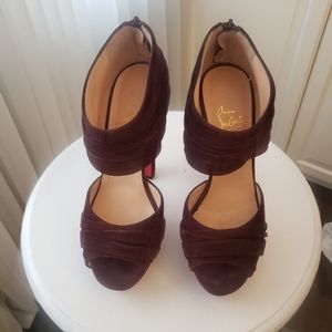 ❤️❤️ SOLD ❤️❤ Christian Louboutin Applique 140 Veau Plump Velour